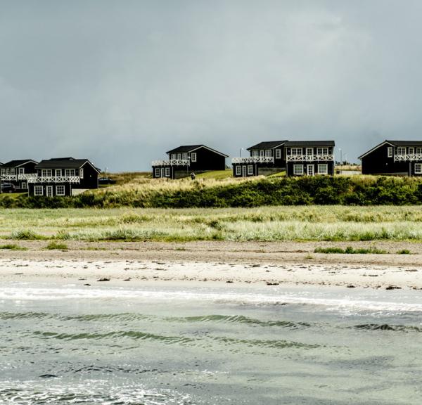 Sommerhuse i første række til havet
